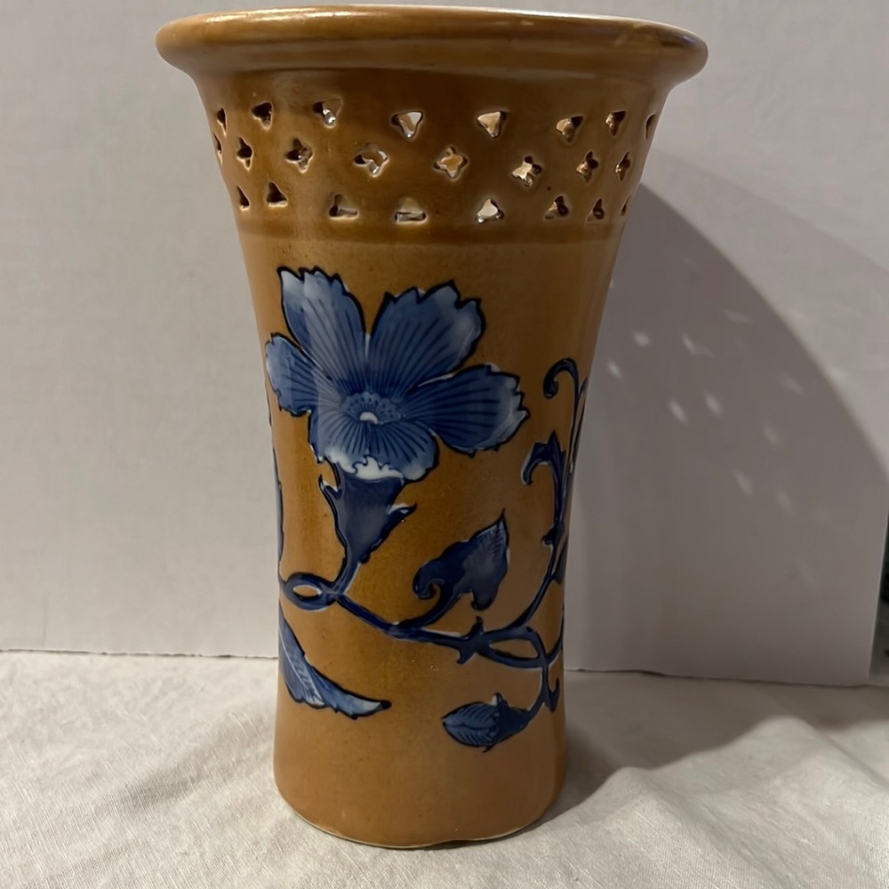 Nice stoneware vase by by Formalities by Baum Bros.